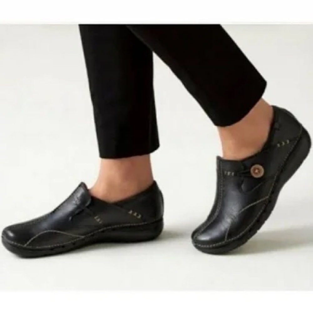 Un Structured By Clark’s Womens Un-Loop Slip-On B… - image 1